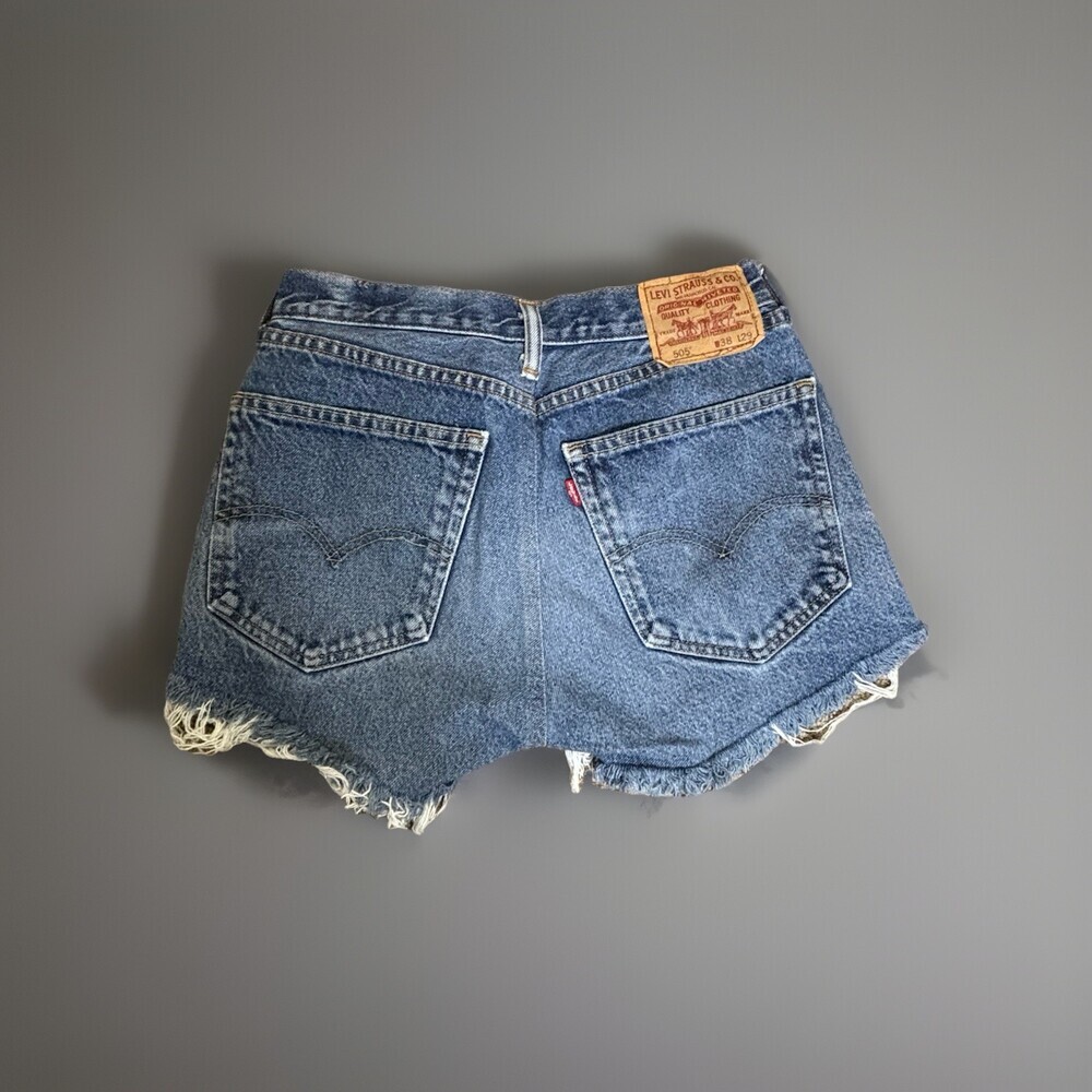 Women’s Size 26 Vintage Levi Cutoffs. Crisp, Clean. The Perfect Denim Shorts. - Picture 5 of 11